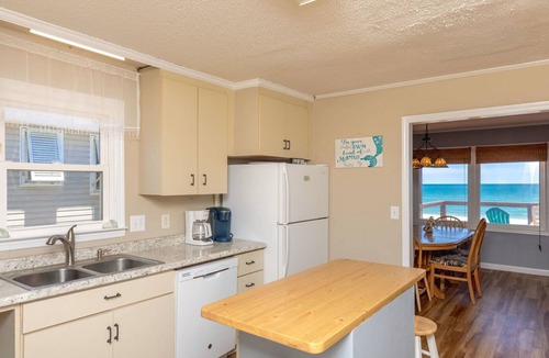 Surf City House | Zzzz's By The Seas - Oceanfront 3 BR cottage in Surf City! Dog Friendly!