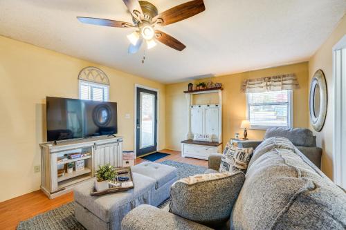 12 Mi to Eureka Springs: Charming Studio Retreat