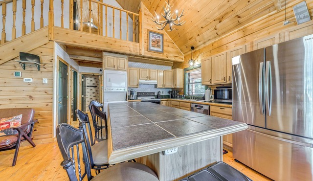 16 Mi to Ski Apache: Ruidoso Cabin Rental