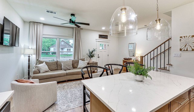 2 Blocks to Mt Bike Trails, Minutes From Town!