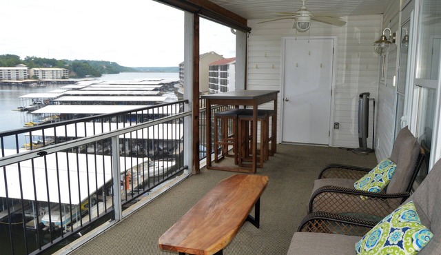 2 BR/2 BA Lakefront Lighthouse Landing Condo with Wifi