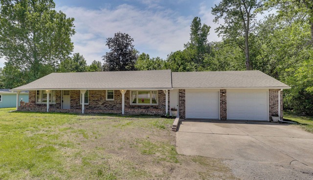2 Mi to Downtown KC! Quiet Ranch-Style Home
