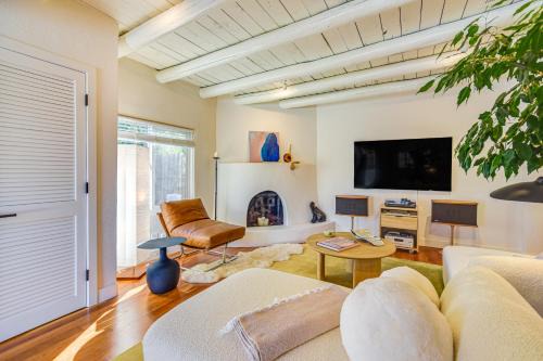 3 Mi to Downtown - Condo w/Hot Tub in Santa Fe!