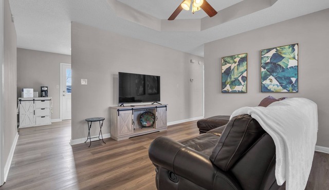 3BR Near Ft. Campbell | Fenced Yard + Garage