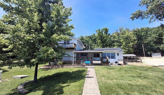 4BR/3BA Lakefront Home w/Dock, 2 boat Slips & Resort Amenities