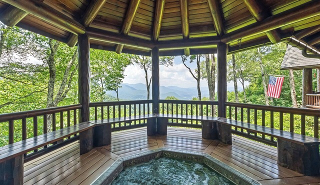 4BR/4 1/2 BA, Covered deck with Hot-tub overlooking the mountains