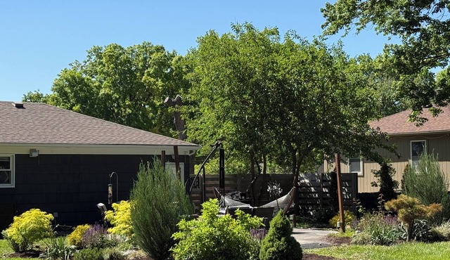 5 Min to Homefield - Whole Home - Huge Fenced Yard - Fur Babies Welcome