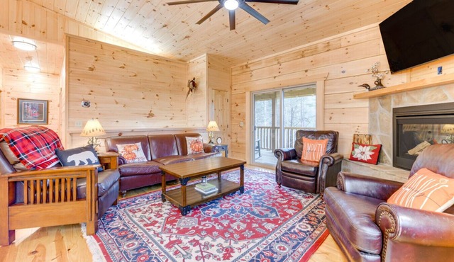 5BR Smoky Mtn Cabin w/Hot Tub | Sleeps 13