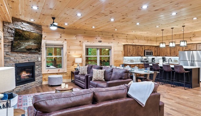 6BR Luxury Cabin, Indoor Pool & Theater, Near Downtown Gatlinburg (Sleeps 24)