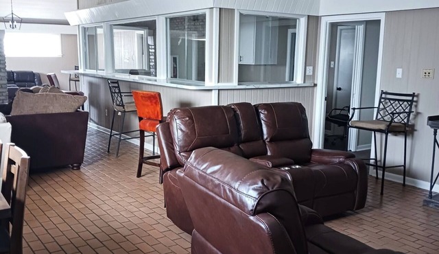 9-bedrooms, 4 bathrooms located in peaceful Overton, Texas.