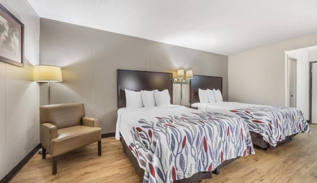 A Place You’ll Love Coming Back To! 2 Units, Pets Are Welcome, Free Parking!