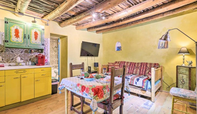 Artsy Santa Cruz Apartment w/Shared Fire Pit!