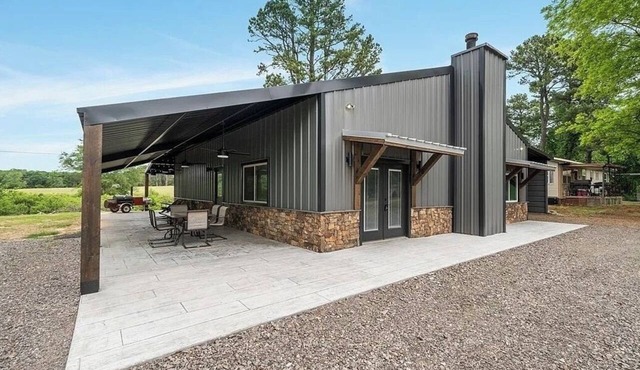 Barndominium Near Mt. Magazine & Lake Access