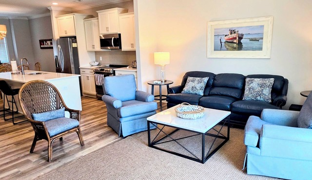 Beaufort Retreat, with pool, pickle ball, clubhouse, resort amenities