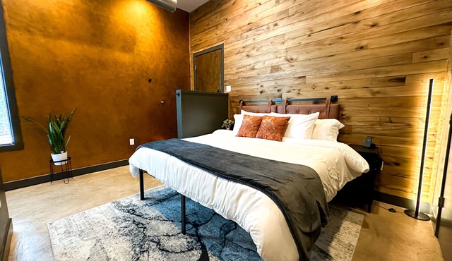 BEST Louisville Location + NuLu + Private Garage + Walk to Distilleries