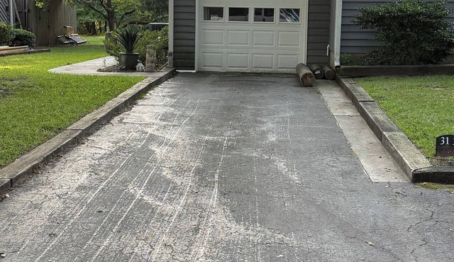 Brand New Studio in a quiet neighborhood with Private parking.