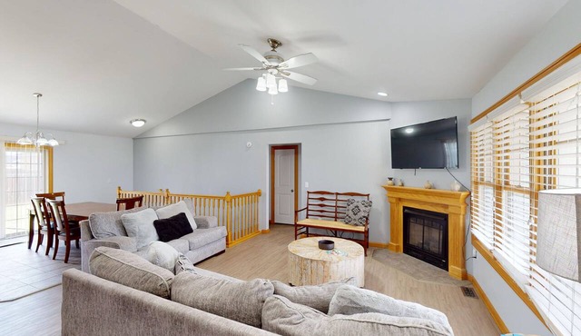 Bright 'n' Beautiful! 5 bedrooms 3 restrooms