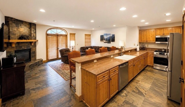 Bring Your Pet! 1-Bedroom Mountain Retreat at the Bear Creek Lodge