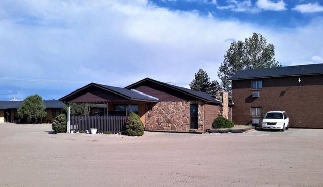 Budget-Friendly Accommodations! Free Parking, Pet-Friendly, Near Restaurants