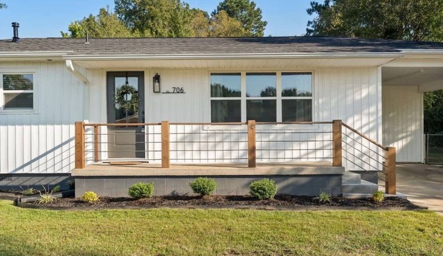 Bulldog Bliss Family Cottage