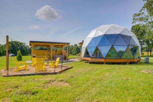 Butler ‘Pop Culture Camp’ w/Private Hot Tub & BBQ