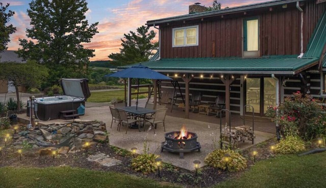 Cabin: Hot-Tub, Pickleball, Speakeasy, Bourbon Trail