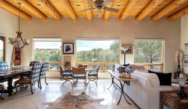 Casa del Oso: Mountain Luxury Estate | Hot Tub, Views & Private Yard