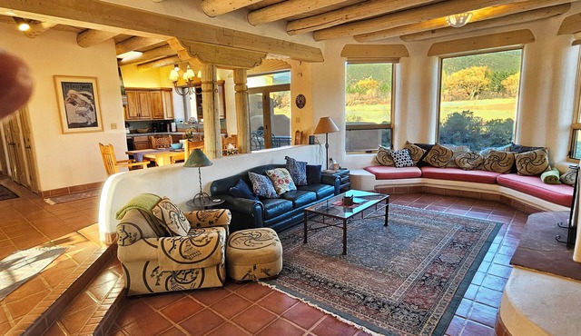 Casa Illuminada - panoramic views, clubhouse with indoor pool, tennis court