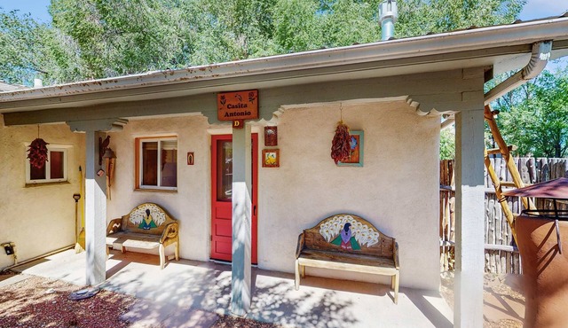 Casita Antonio - Walk to Plaza, Pet-Friendly