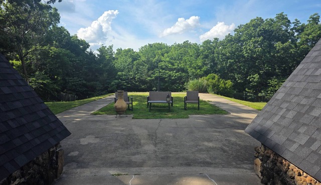 Charming 3-bedroom cottage in Bolivar with cool AC breeze