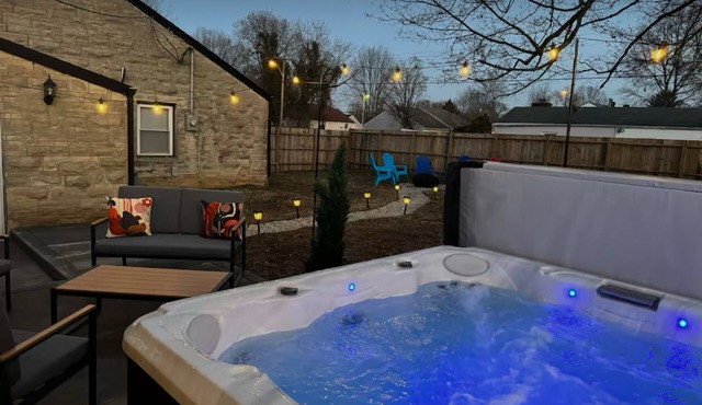 Charming house, sleeps plenty with Hot Tub and large backyard and fire pit