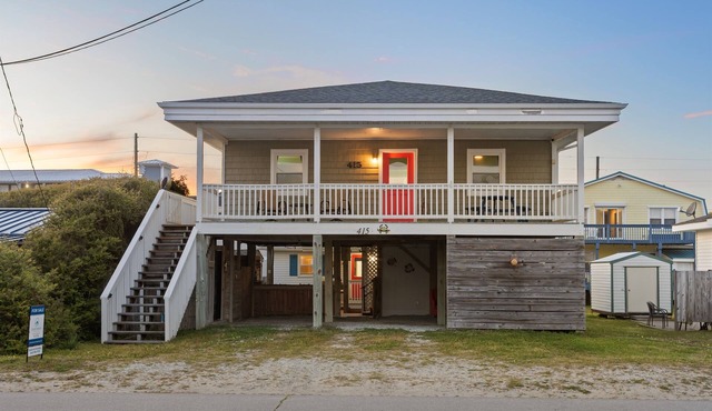 Close to beach, pier and restaurants
