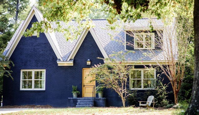 Close to the Historic Oxford Square