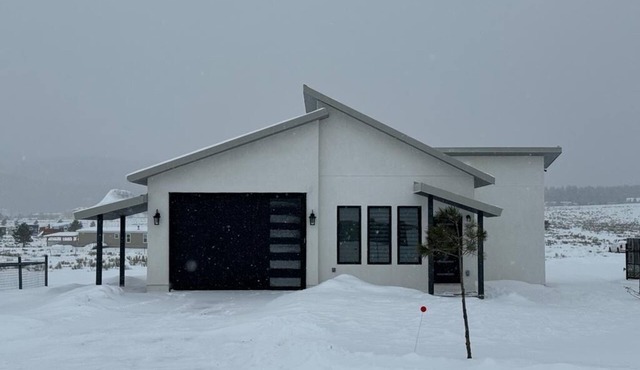 Come enjoy our"beautiful new modern guest house" with a view to the ski mountain