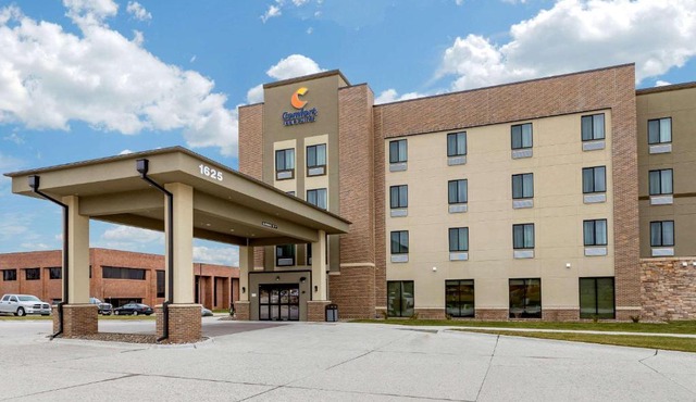 Comfort Inn & Suites West Des Moines