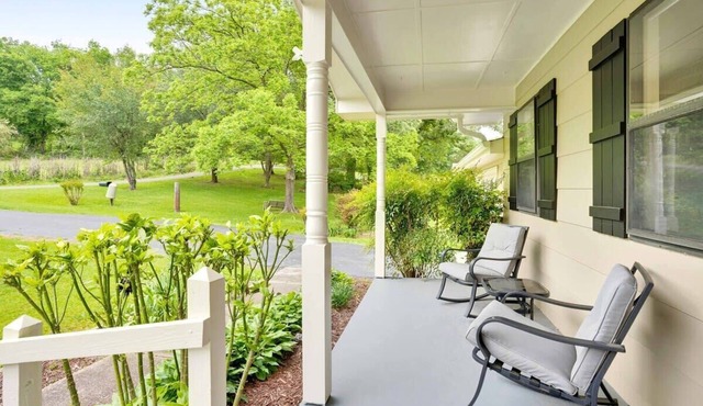Country Lane Cottage, Privacy & Quiet Neighborhood