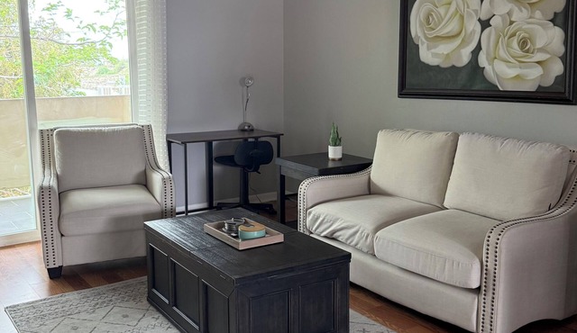Cozy 2-bedroom condo with amazing views WiFi and AC in W. El Paso