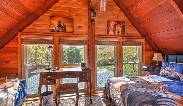 Cozy 2BR Cabin by the Creek