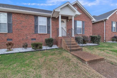 Cozy 3 BDR in West Nashville l close to TSU