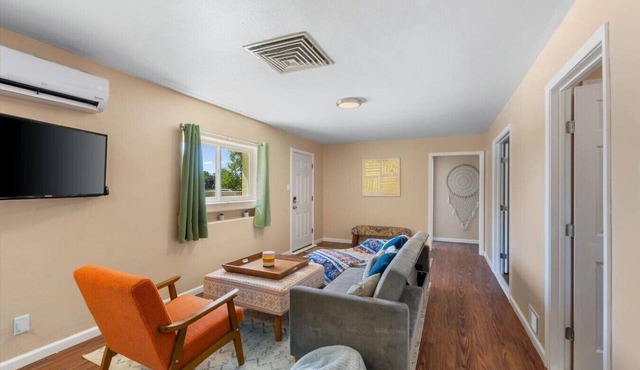 Cozy 3BR Casita Near Freeways w/Gated Parking