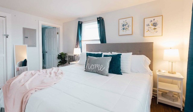 Cozy Apartment Near Downtown Bristol