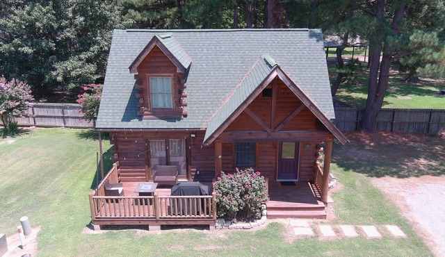 Cozy Cabin Steps From The Little Red River