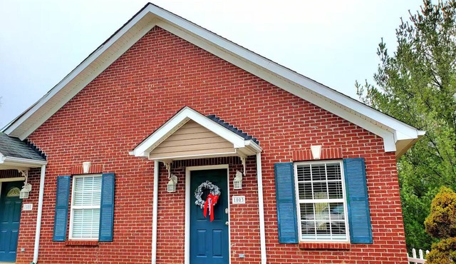 Cozy Kentucky Retreat: King Bed Bourbon Trail Sleeps 4