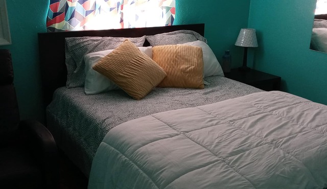 Cozy, quiet comfortable, , close to air port, zoo,mall,resterant