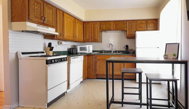 Cozy Retreat · Full Kitchen · Etown, Ford, & Ft Knox