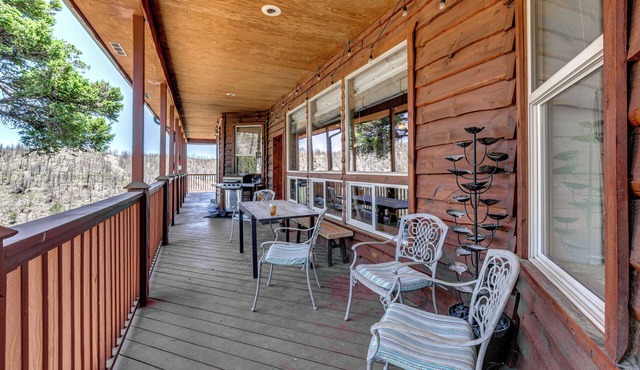 Cozy Ruidoso Digs by Downtown, 19 Mi to Ski Apache