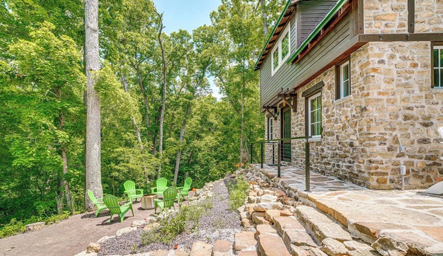 Cozy Steelville Retreat: River + Trail Access!
