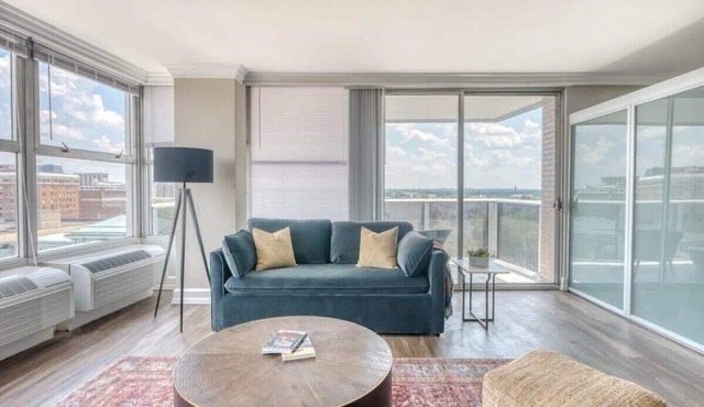 CozySuites 800 Tower 1BR w/gym! 22