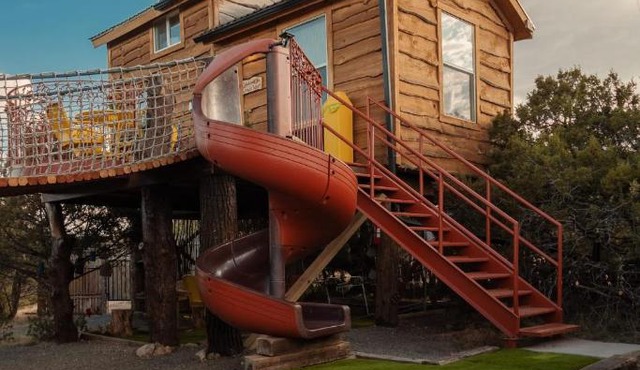 Crows Nest Treehouse At El Mistico Ranch