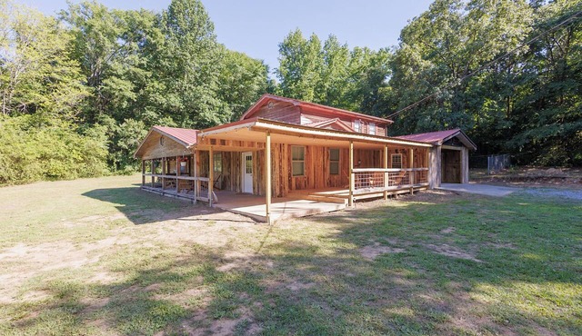 Delaneice Retreat Lodge